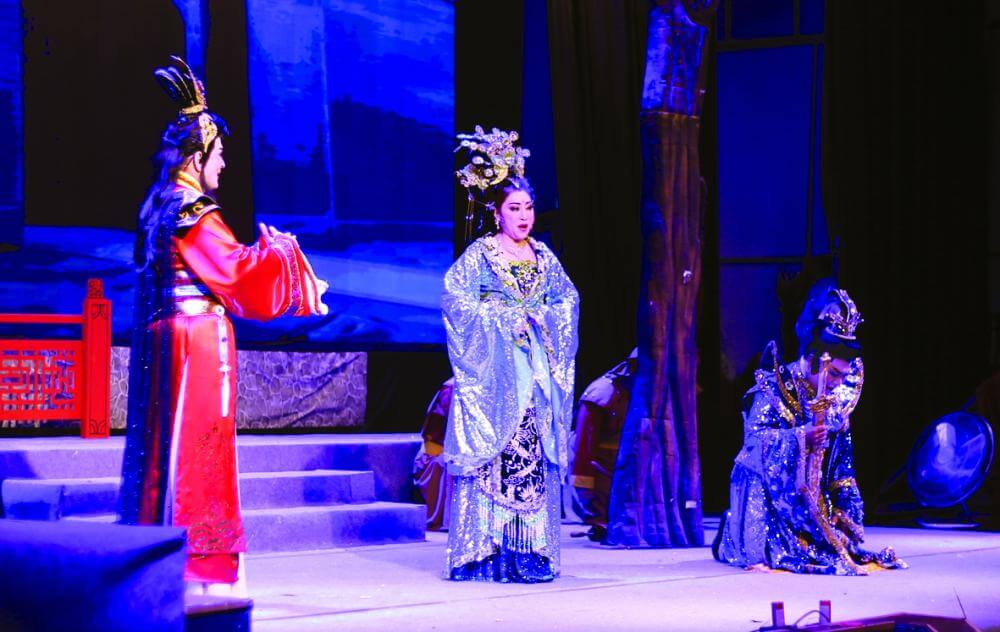 NSƯT Thoại Mỹ: 'Dù không là NSND, tôi vẫn nỗ lực phấn đấu phát triển bản thân' 4 NSƯT Thoại Mỹ: 'Dù không là NSND, tôi vẫn nỗ lực phấn đấu phát triển bản thân' ảnh 3